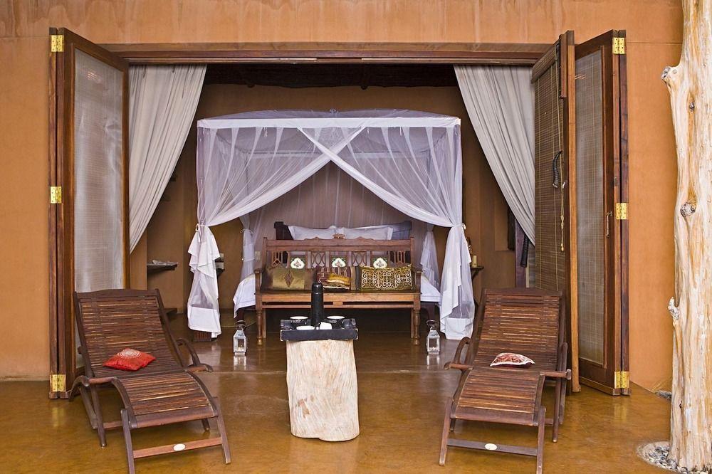 Okahirongo Elephant Lodge Purros Esterno foto